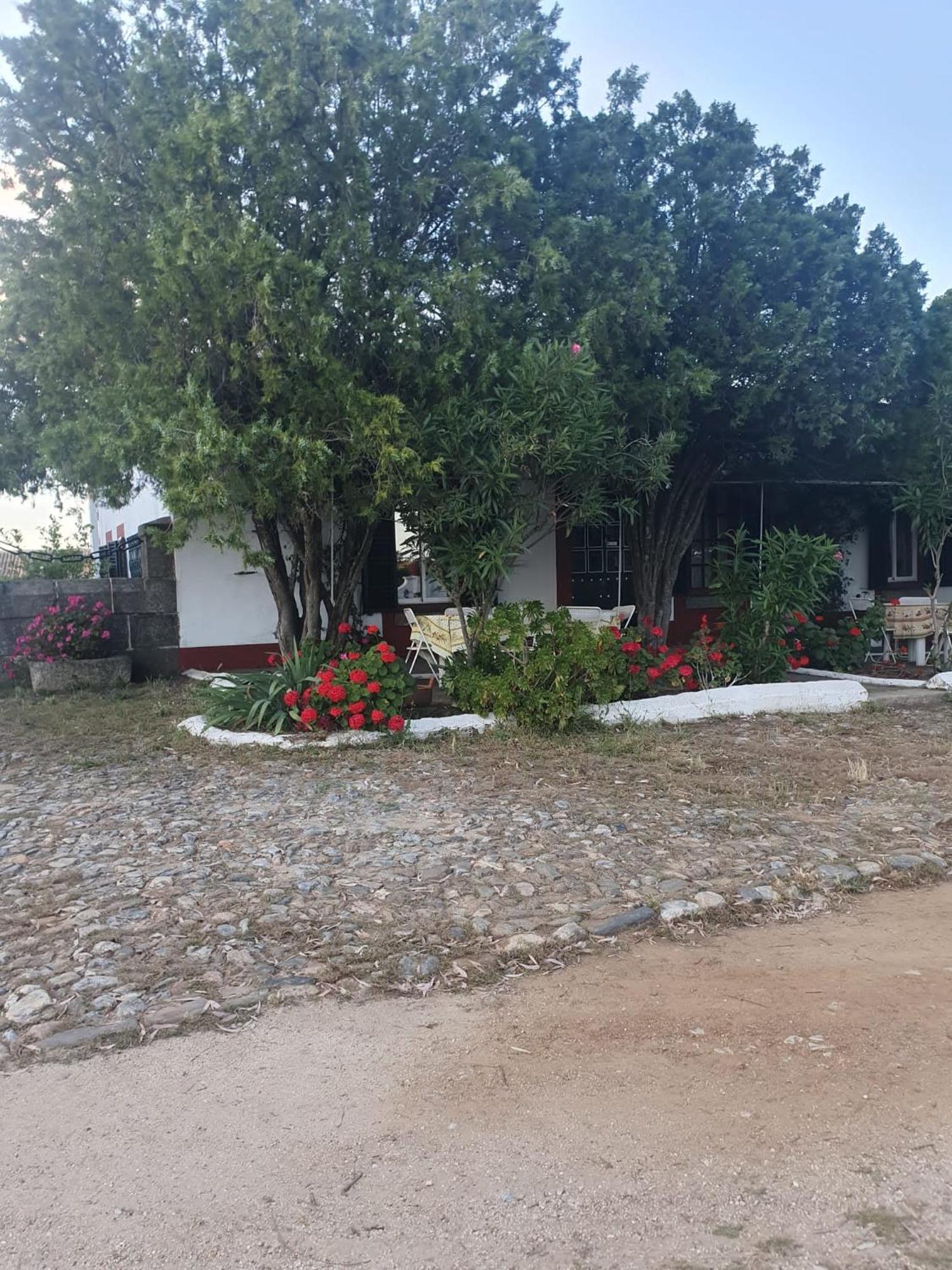 Hotel Rural El Vaqueril Navas Del Madrono Exterior photo
