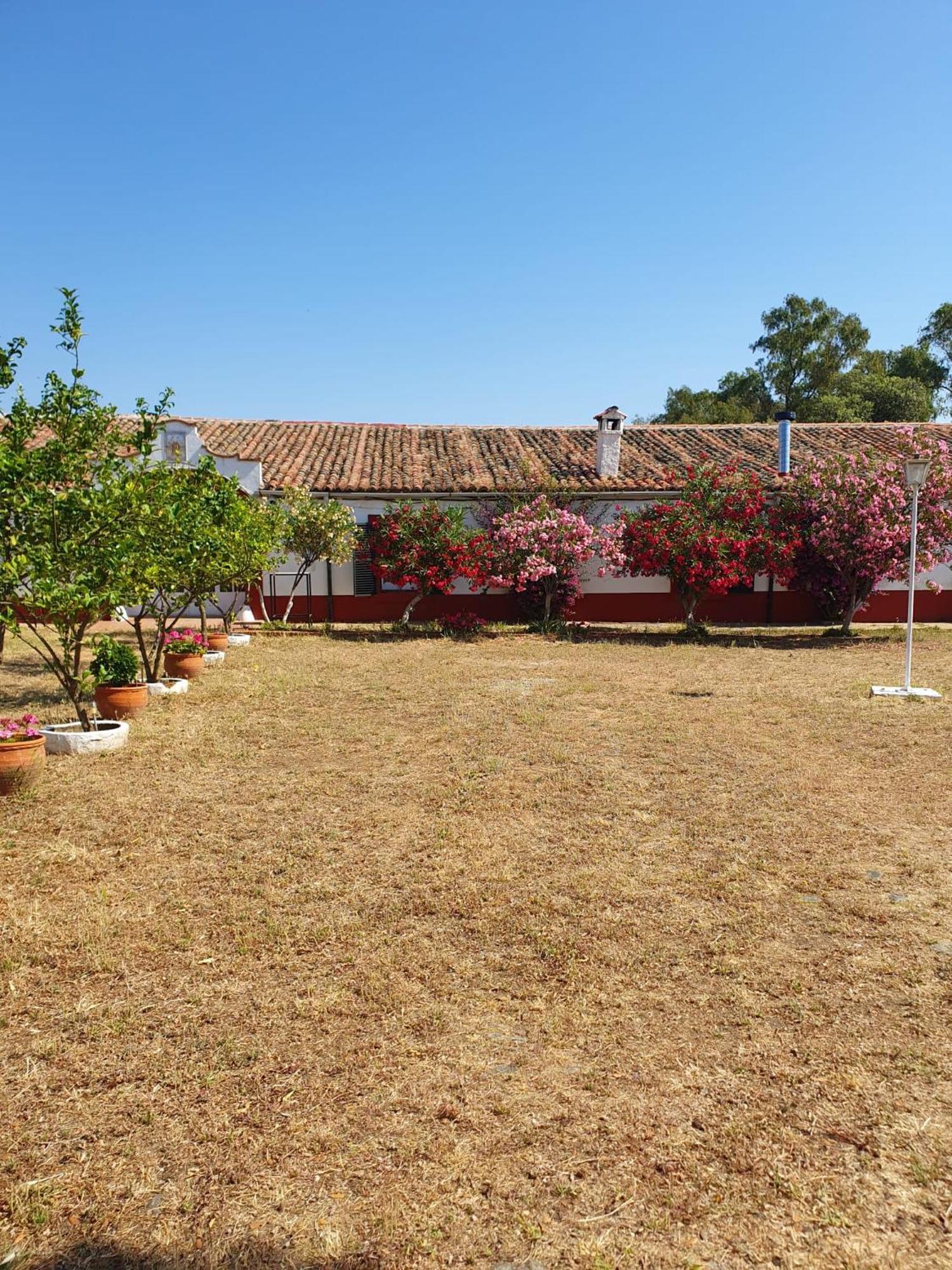 Hotel Rural El Vaqueril Navas Del Madrono Exterior photo